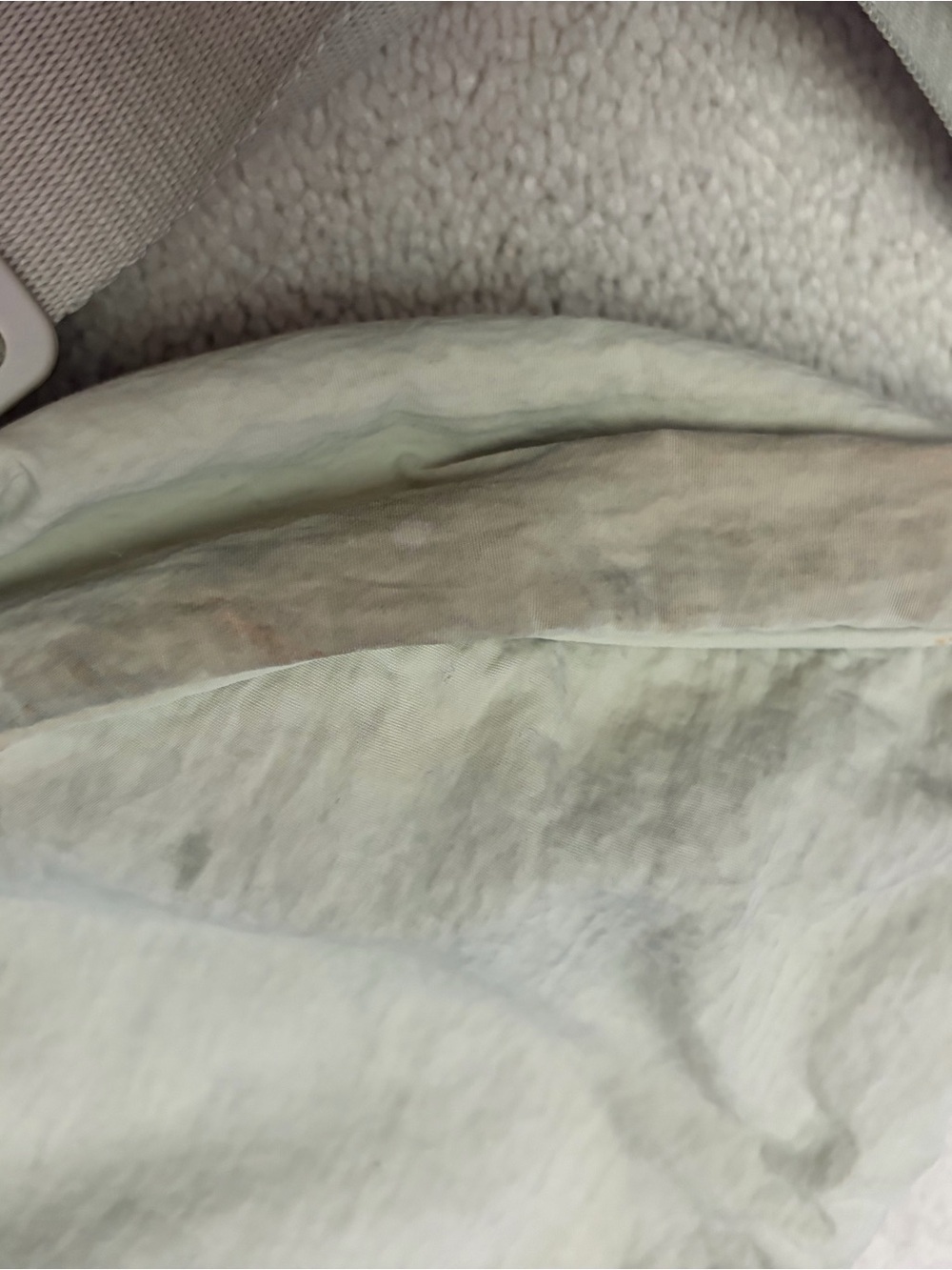 2 White Crossbody Bags - Picture 6 of 7